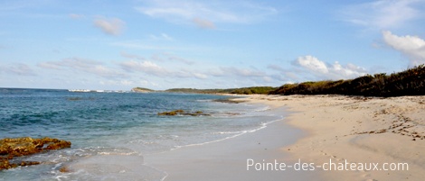 Plage de l'anse à la gourde en direction de la pointe des châteaux