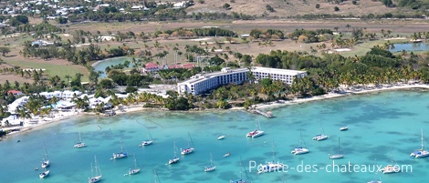 vue réduite de la plage de l'anse champagne