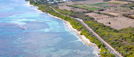 vue réduite de la plage de l'anse loquet