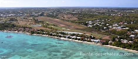 vue réduite de la plage de l'anse mancenillier