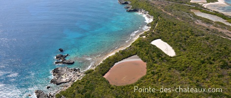 vue réduite de la plage de l'anse degrat